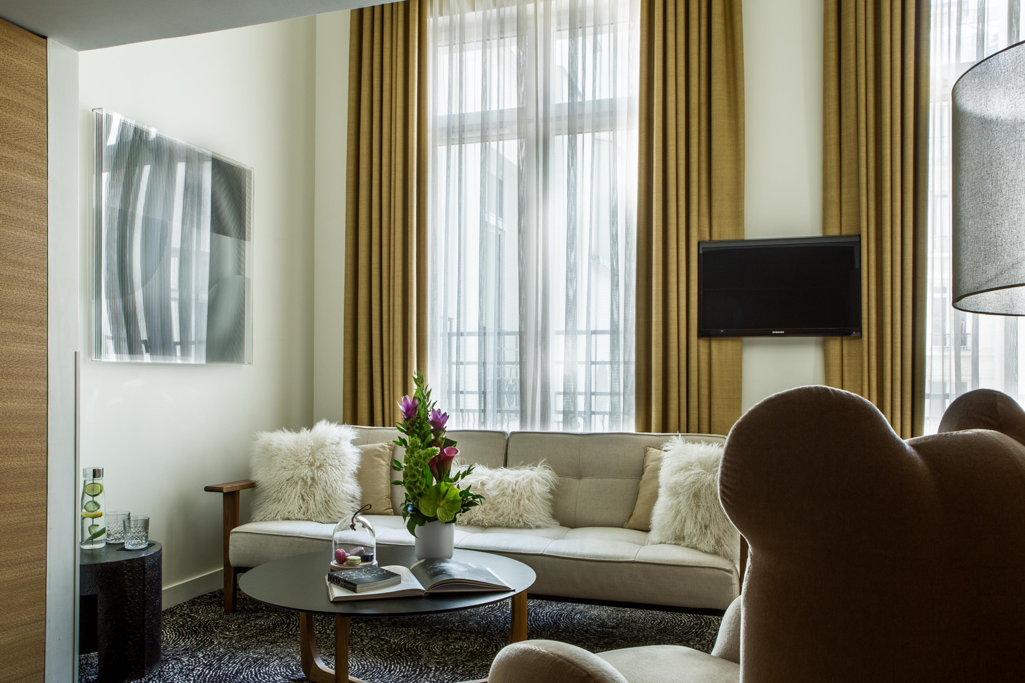 Hotel Marignan Champs-elysées París